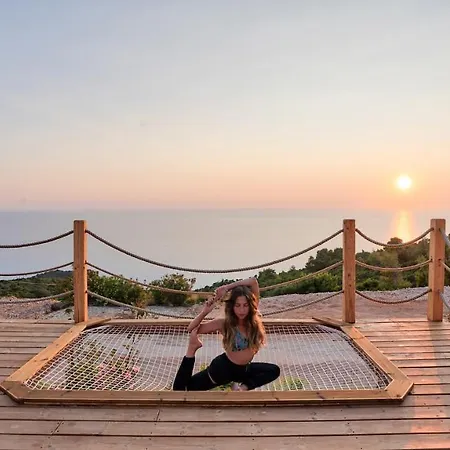 Eunoia Porto Katsiki 公寓式酒店 4*