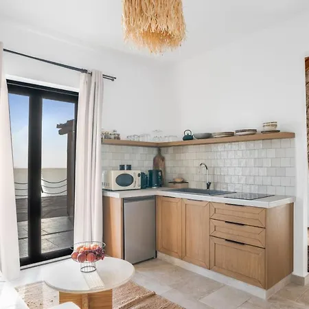 מלון דירות Eunoia Porto Katsiki 4*