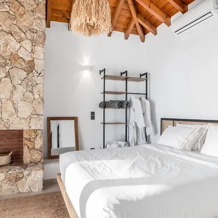 Eunoia Porto Katsiki Apartahotel
